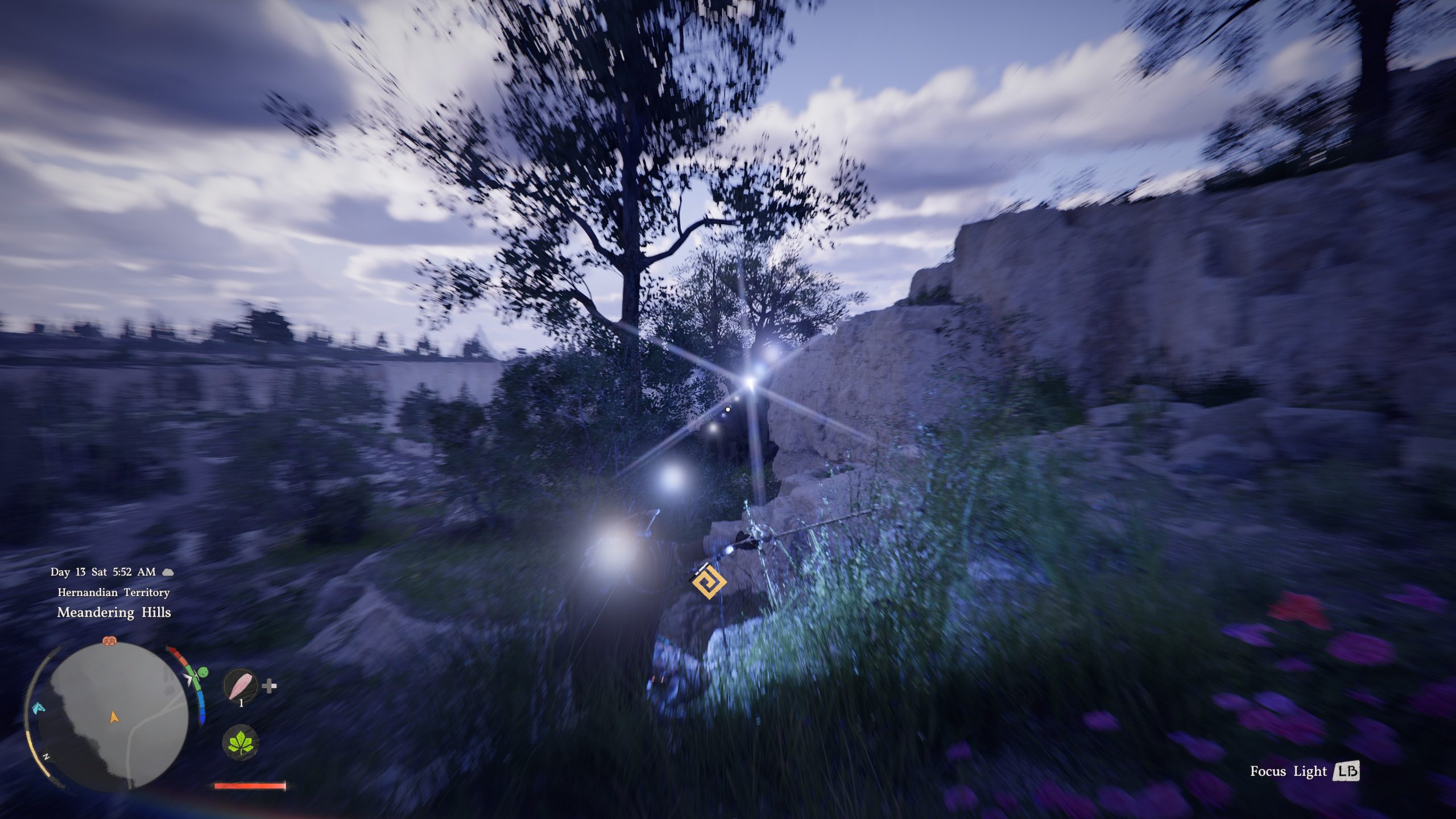 Un personnage en jeu montre un faisceau lumineux dans un paysage forestier.