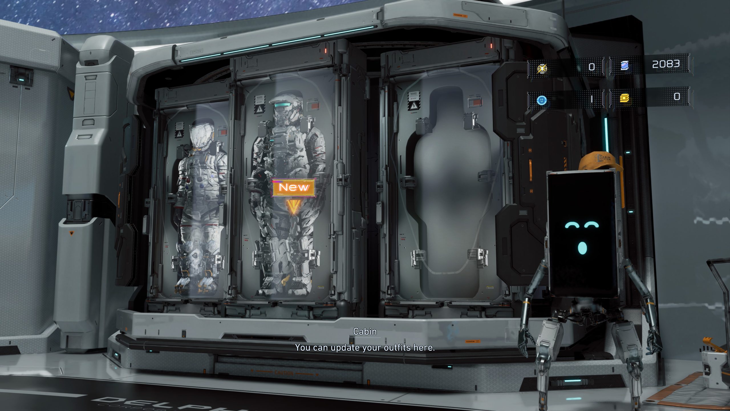 Interface futuriste de PRAGMATA montrant une combinaison robotique marquée 'New' dans une cabine d’habillage, avec un score de 2083 à l’écran.