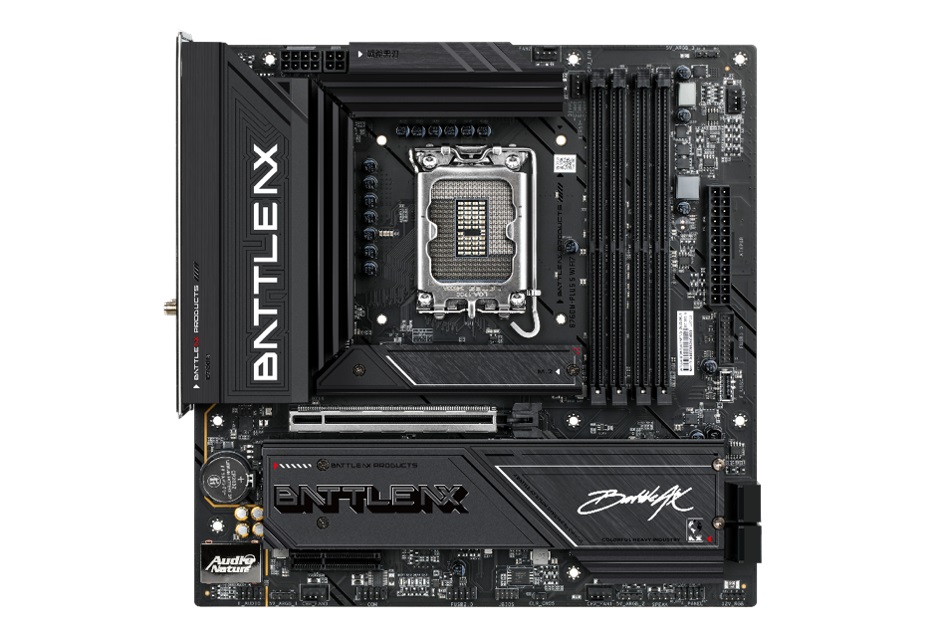 Une carte mère BattleAx noire de Colorful, socket Intel LGA, quatre logements DIMM et l’inscription 'BattleAx' sur le radiateur.
