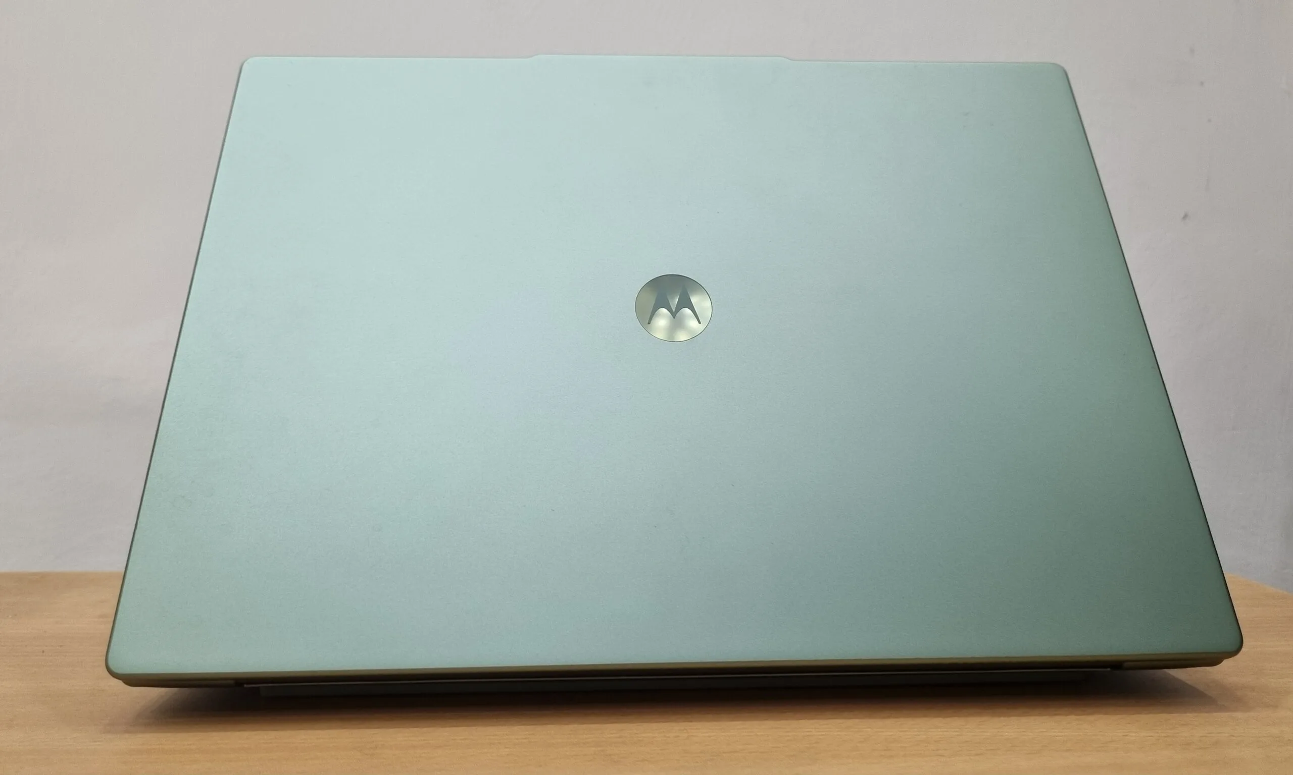 Moto Book 60 Pro has a full metal body