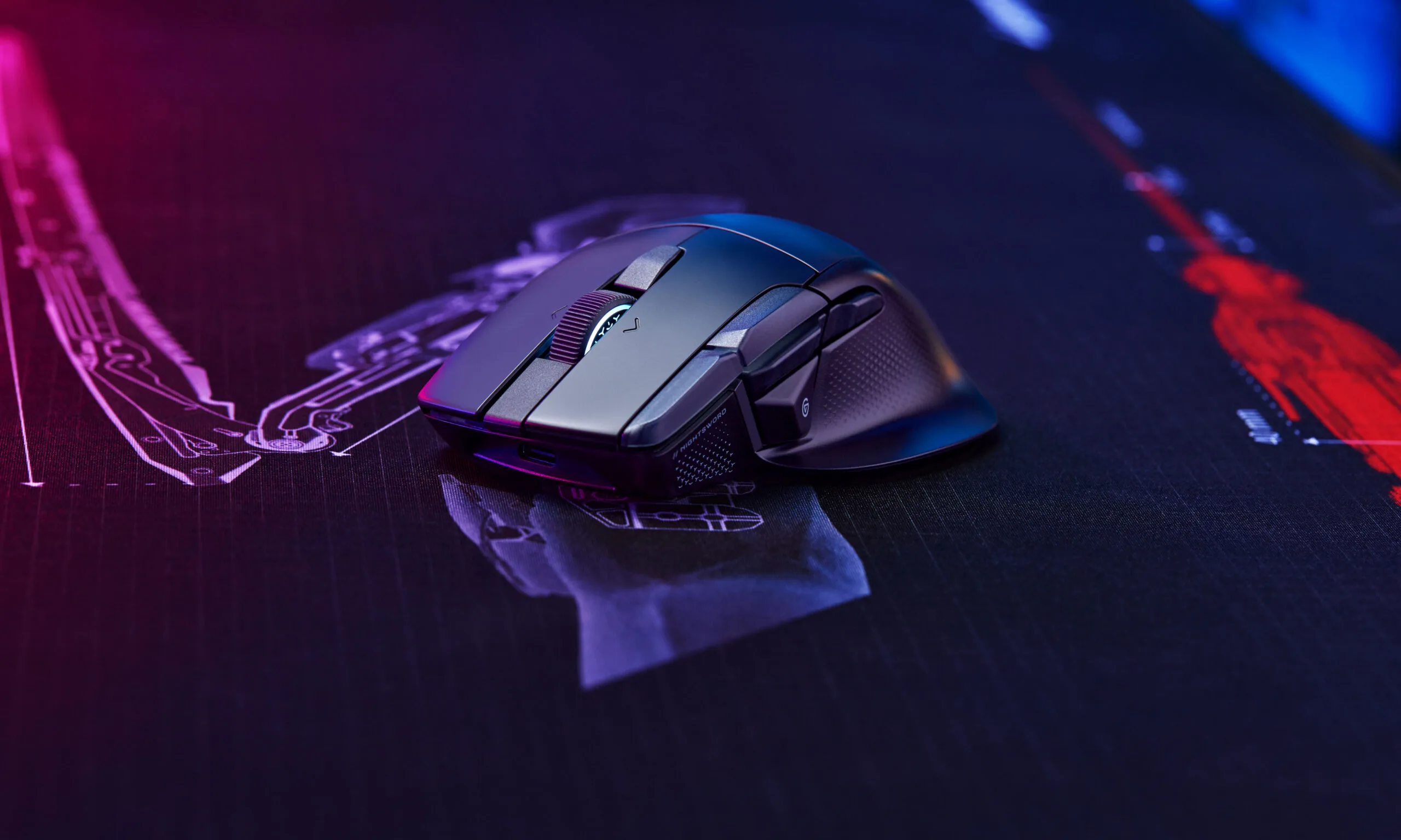 Corsair NIGHTSWORD v2 SD mouse from the front