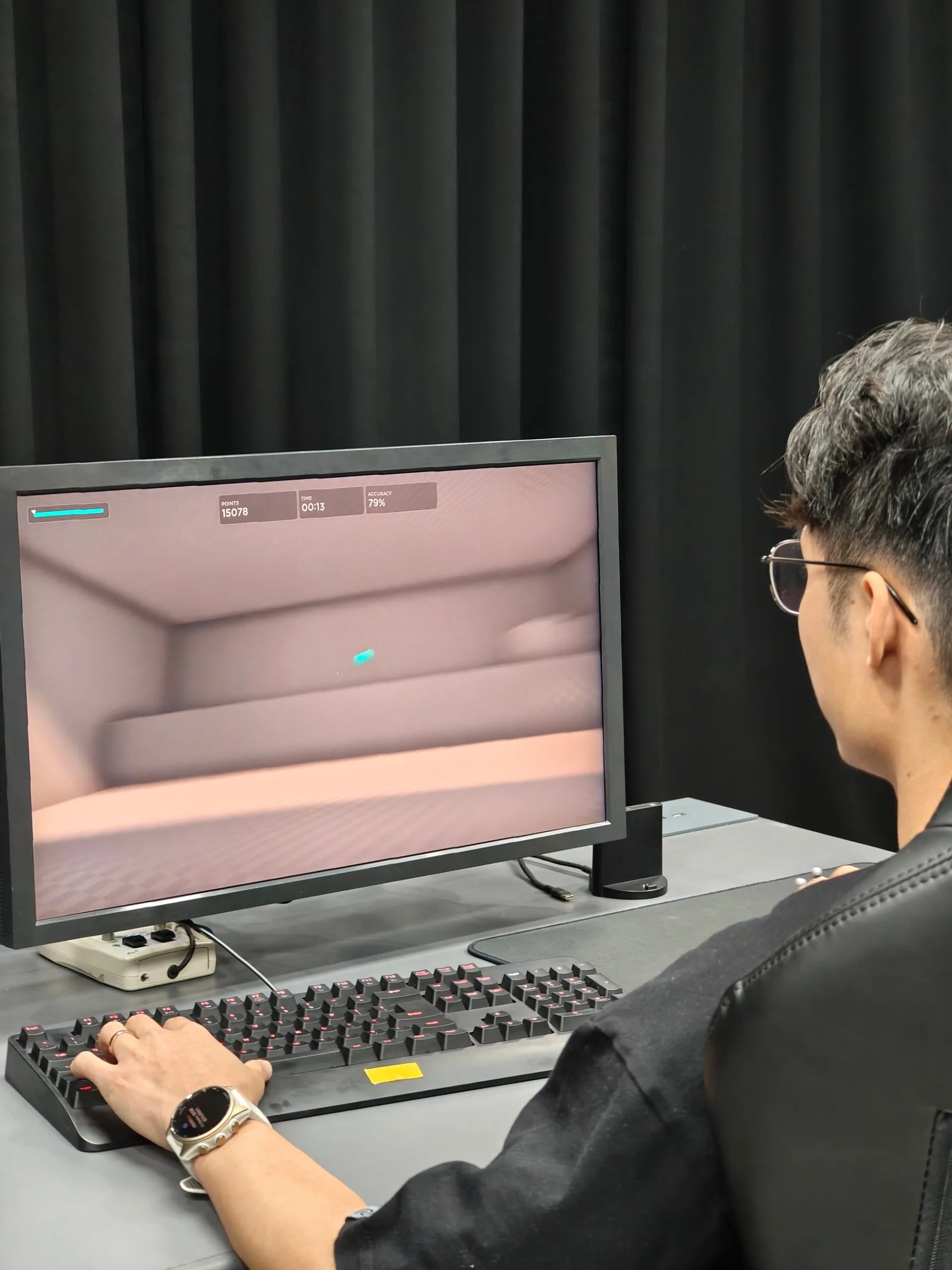 Testeur utilisant un simulateur de visée avec une souris ZOWIE