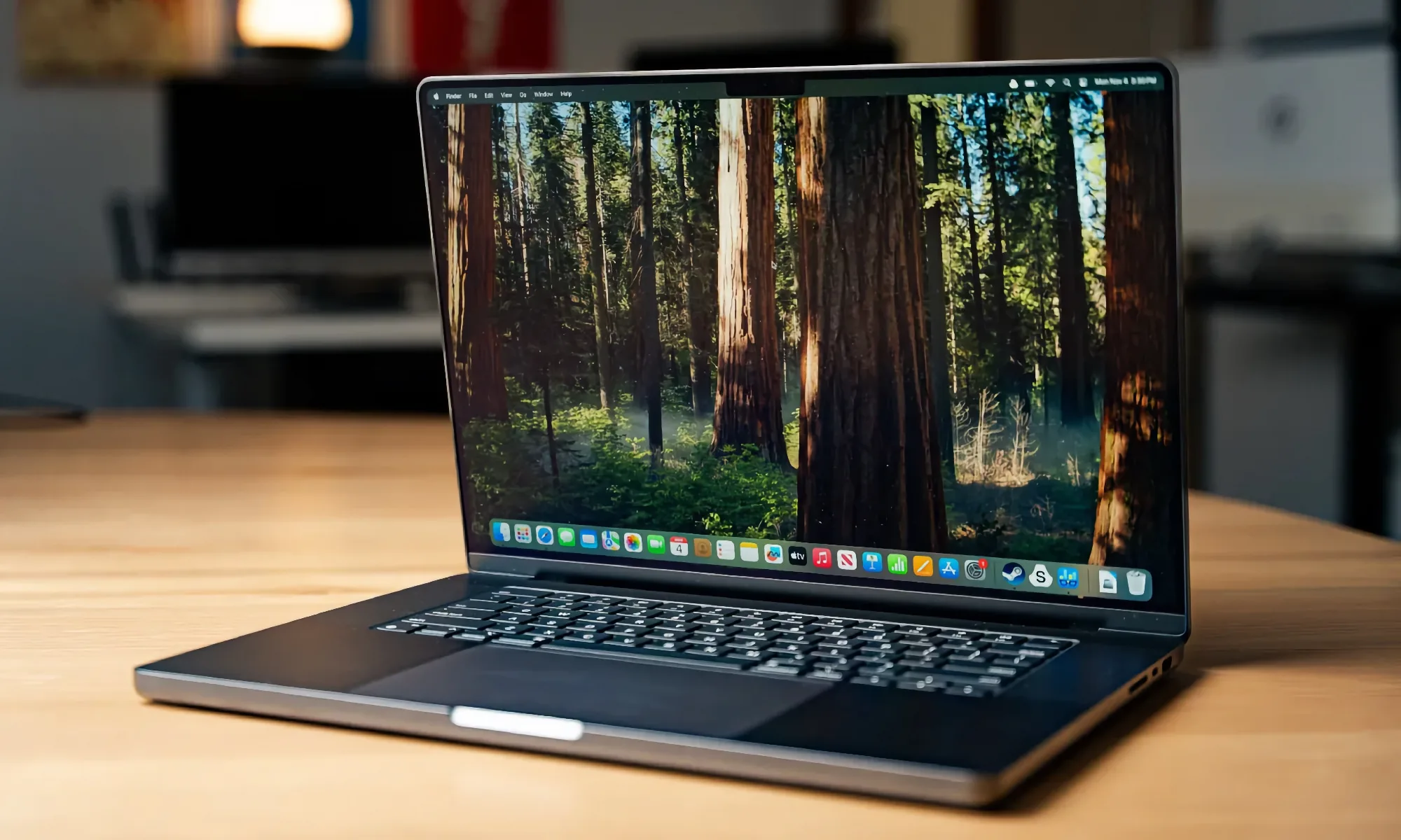 MacBook Pro posé sur une table