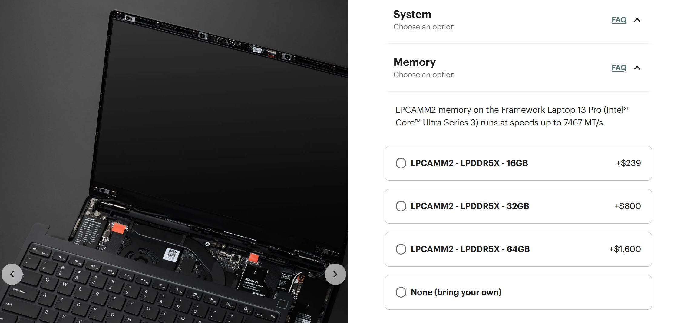 Un Framework Laptop 13 Pro avec son clavier ouvert est montré aux côtés des options de configuration mémoire 'LPCAMM2 – LPDDR5X', incluant les choix 16 Go, 32 Go et 64 Go, avec des vitesses maximales de 7467 MT/s.