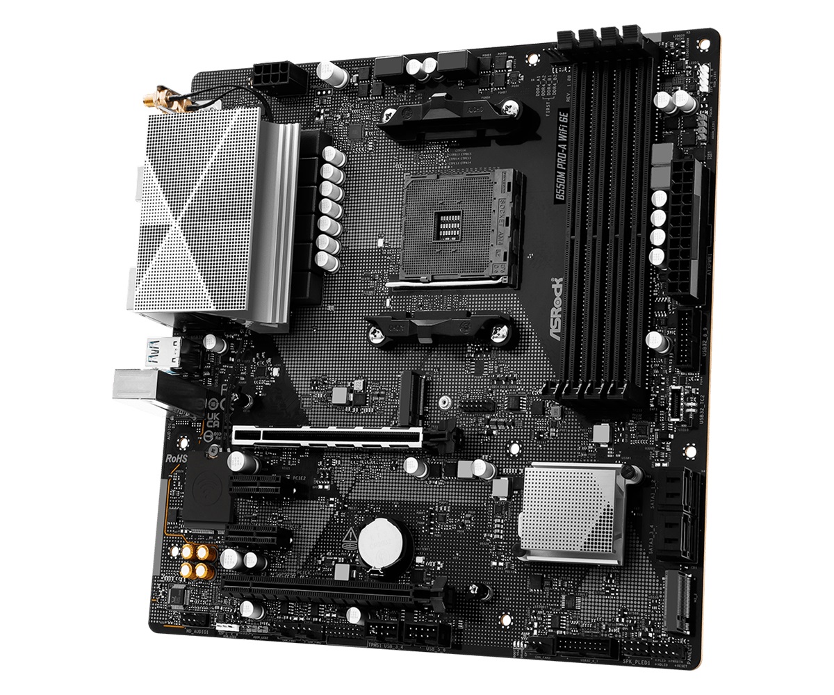 Carte mère ASRock B650M Pro4 WiFi BE présentant plusieurs slots PCIe, des slots RAM et un gros radiateur.