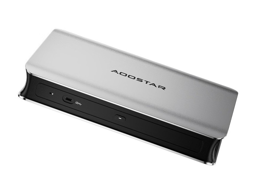 Station d'accueil AOOSTAR avec finition métallique, ports USB-C et bouton d'alimentation visibles sur la façade.