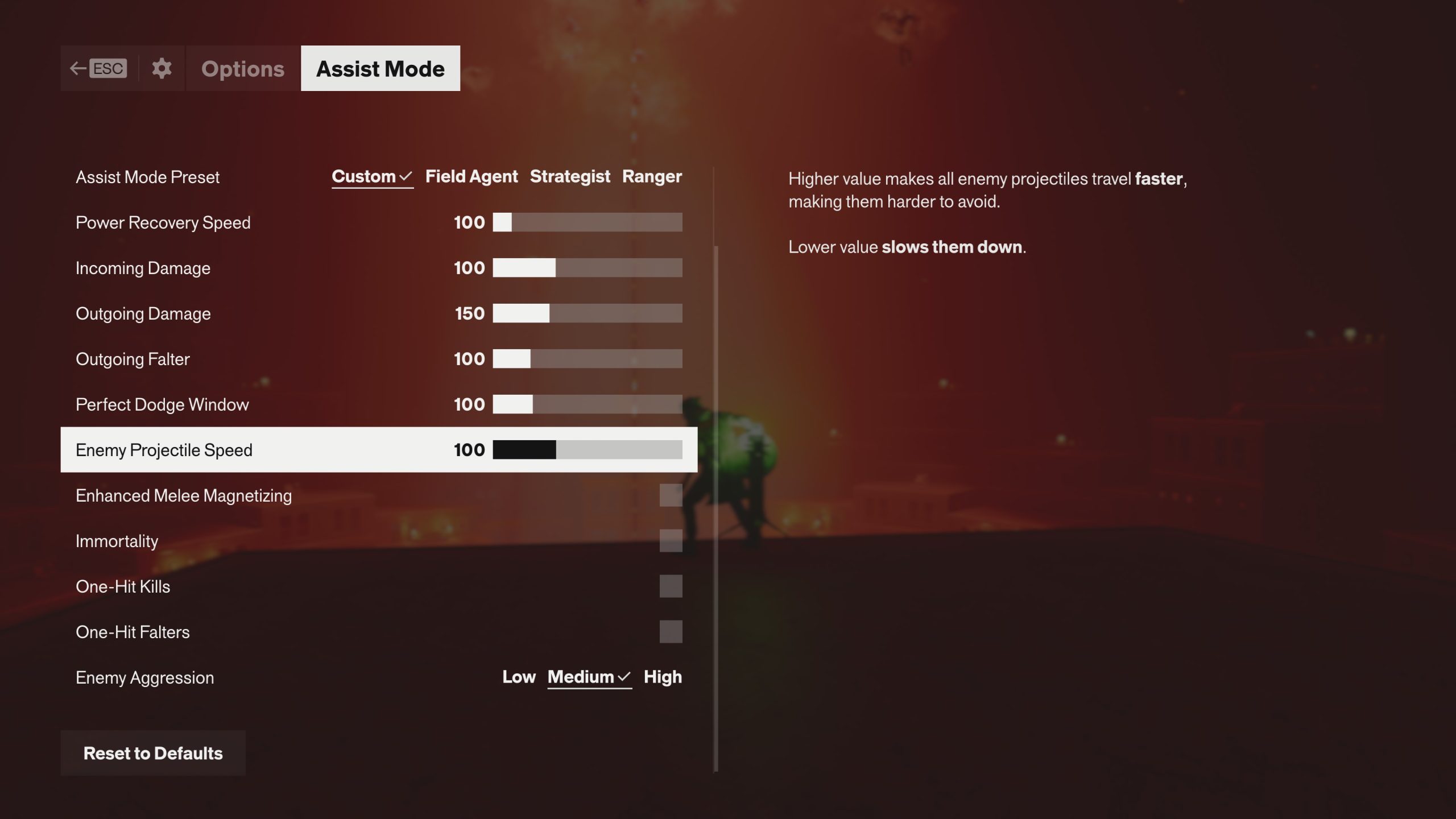 L'écran de menu du jeu montre les options du 'Mode Assisté' avec des réglages comme 'Vitesse de récupération de puissance' et 'Vitesse des projectiles ennemis', ce dernier étant mis en valeur à 100.