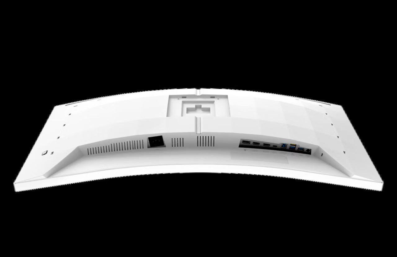 Vue arrière d'un moniteur incurué Alienware blanc montrant plusieurs ports, dont HDMI et USB.